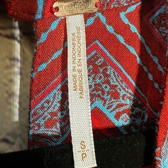 Free People Walking On A Dream Keyhole Pullover Tunic Red Blue Small Boho Hippie - Picture 6 of 8